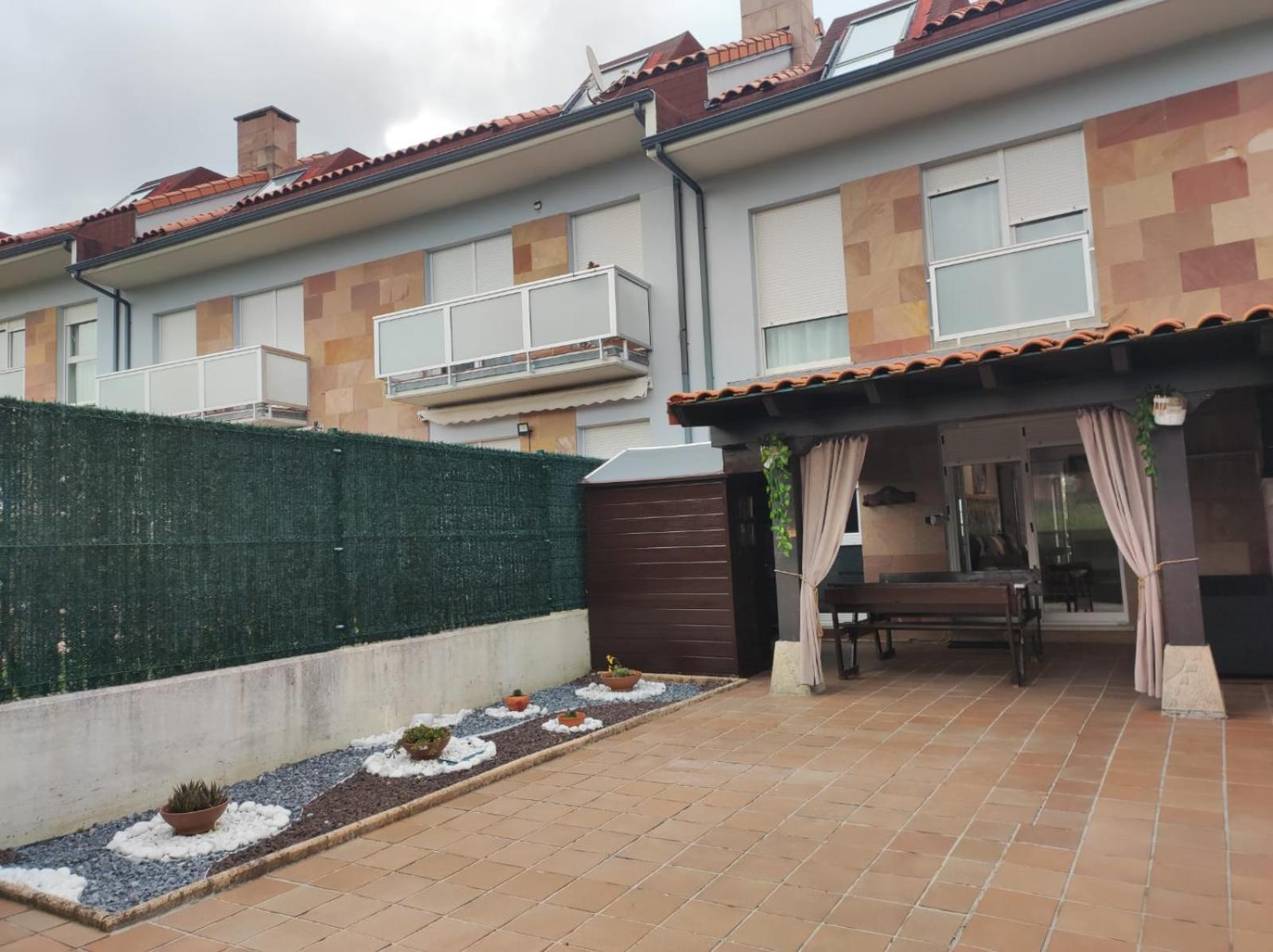 Chalet Bajo Con Jardin, Patio, Cenador Y Barbacoa. Viveda Bagian luar foto