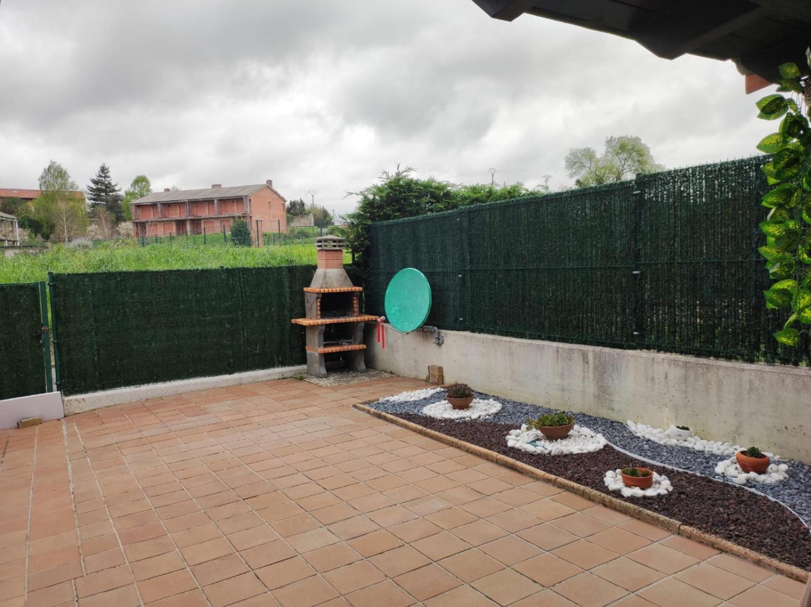 Chalet Bajo Con Jardin, Patio, Cenador Y Barbacoa. Viveda Bagian luar foto